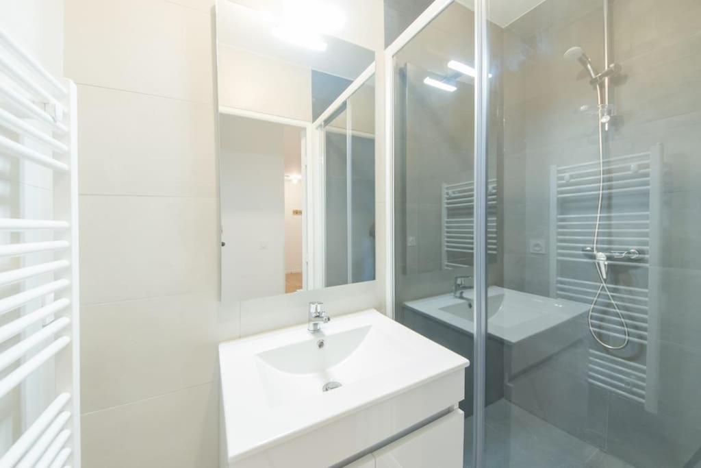 Suite Moderne Familiale 8 Pers - Disney 10M - 2 Sdb Bussy-Saint-Georges Luaran gambar